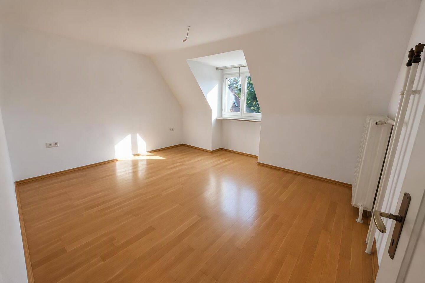 15,5 m² WG-Zimmer | 8er-WG | Garten | Top Lage | 480 € kalt, 91054 Erlangen (Burgberg Erlangen-Nord Erlangen-Ost Innenstadt Sieglitzhof)