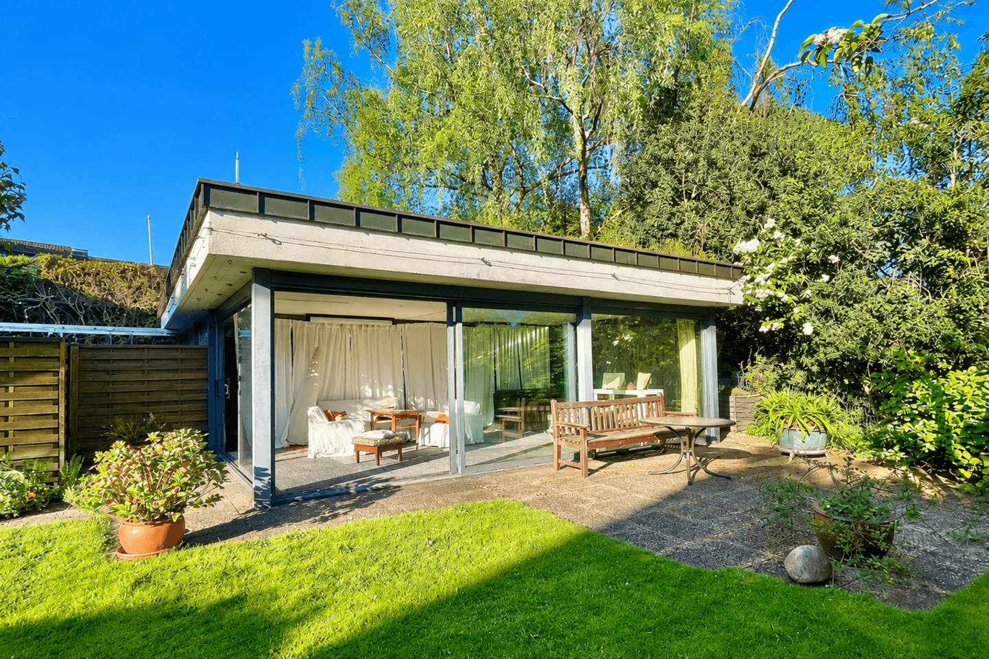 Großzügige Doppelhaushälfte mit großem Garten, Schwimmbad & viel Ausbaupotential – Mehrgenerationen, 46149 Oberhausen (Alsfeld Buschhausen Schwarze Heide Stadtmitte Sterkrade-Mitte)