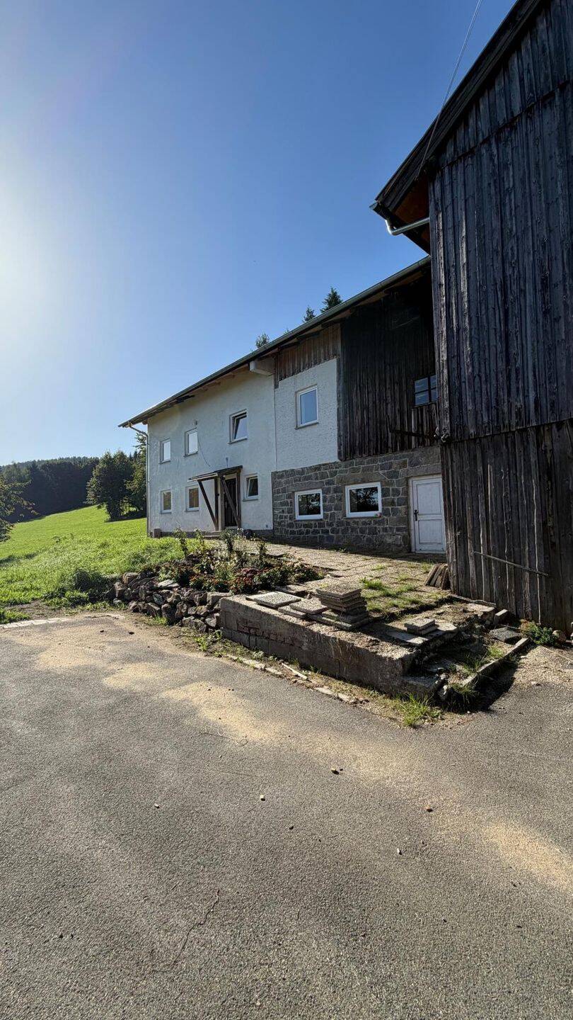 Renoviertes Bauernhäuschen in Alleinlage in Kollnburg, 94262 Kollnburg