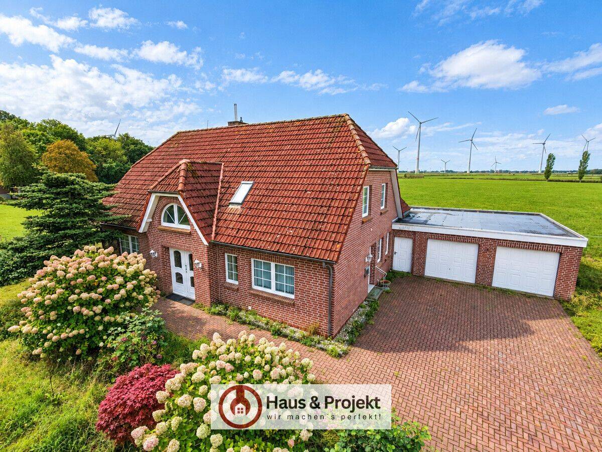 Wohnen mit Weitblick nahe der Nordsee – 3 Wohneinheiten, Kamin und Doppelgarage, 26553 Dornum