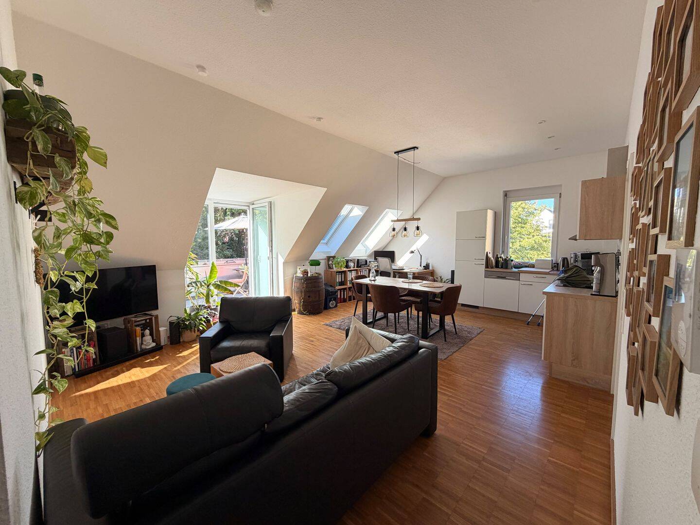 Schicke Dachgeschosswohnung in Würzburg, 97082 Würzburg (Altstadt Heidingsfeld Steinbachtal Zellerau)