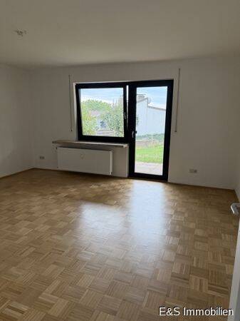 Helle 3-Zimmer-Souterrainwohnung mit eigenem Gartenanteil und Pkw-Stellplatz in Kassel-Nordshausen, 34132 Kassel (Bad Wilhelmshöhe Brasselsberg Niederzwehren Nordshausen Oberzwehren)