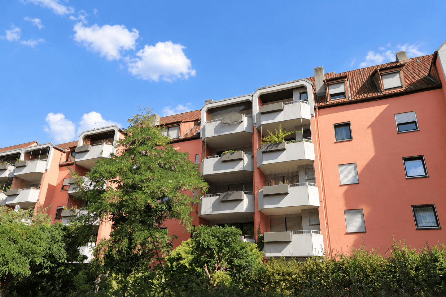Möbliert und voll ausgestattet – gemütliches, sehr gepfelgtes 1-Zimmer-Apartment in Erlangen, 91052 Erlangen (Anger Erlangen-Ost Erlangen-Süd Innenstadt)