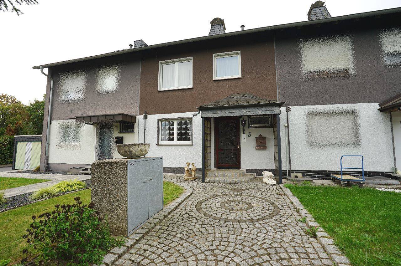 Ihr neues Familienzuhause: Reihenmittelhaus mit Garten und Garage in Leverkusen-Steinbüchel !, 51377 Leverkusen (Alkenrath Manfort Schlebusch Steinbüchel)