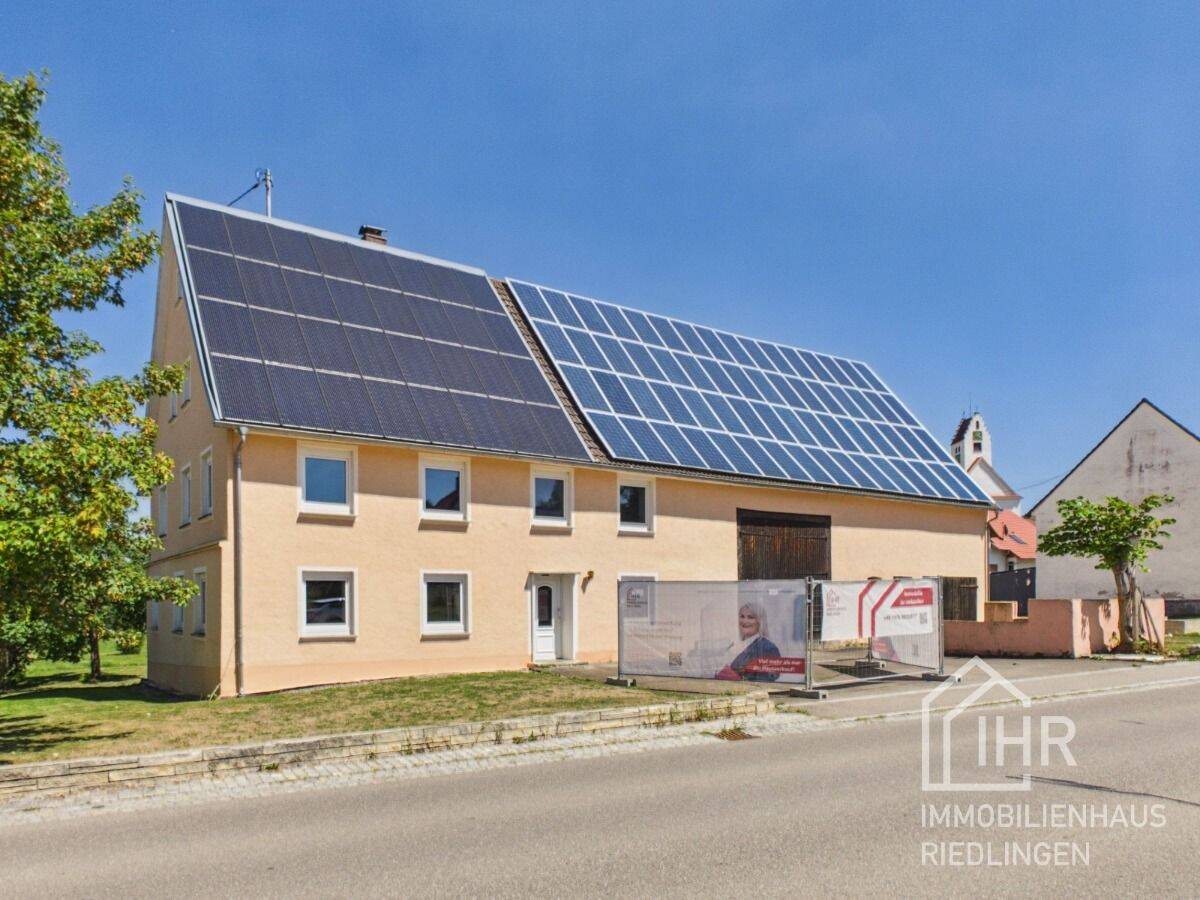 Bauernhaus mit Charme – Dach, Fassade & Fenster erneuert, viel Potenzial, 88515 Langenenslingen