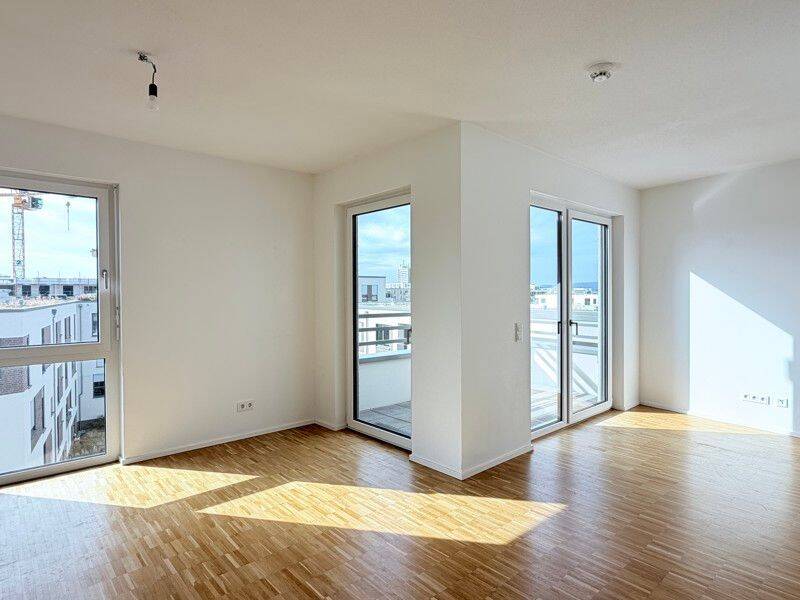 Neubauwohnung ganz oben: großzügig geschnittene 3-Zimmer-Wohnung mit Eibauküche, 55130 Mainz (Laubenheim Weisenau)