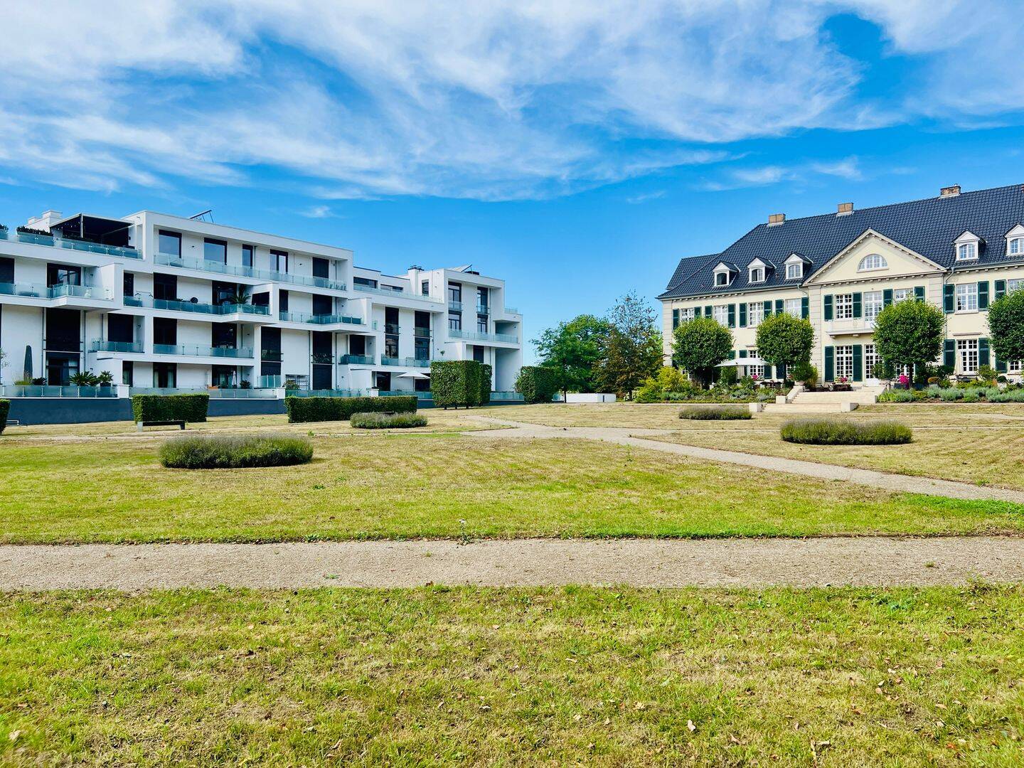Wohnen im Schloss Laach – Dachgeschoss · Monheim am Rhein, 40789 Monheim am Rhein