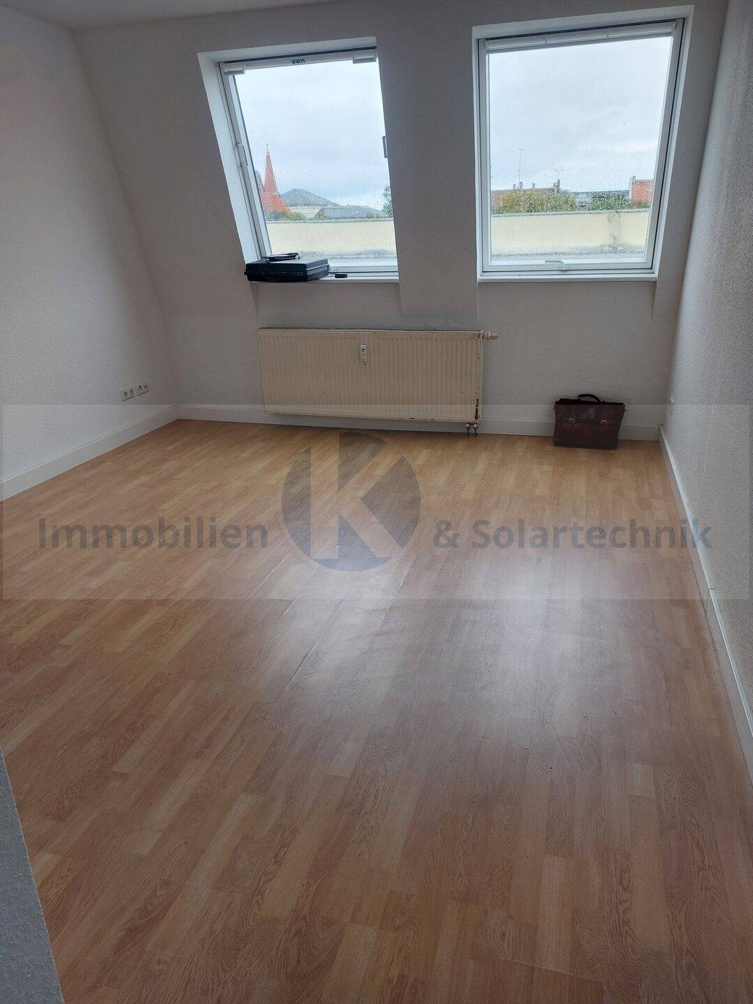 Charmante 1-Raum-Dachgeschosswohnung mit separater Küche und eigenem HWR – Leipzig-Schönefeld, 4315 Leipzig (Neustadt-Neuschönefeld Sellerhausen-Stünz Volkmarsdorf)