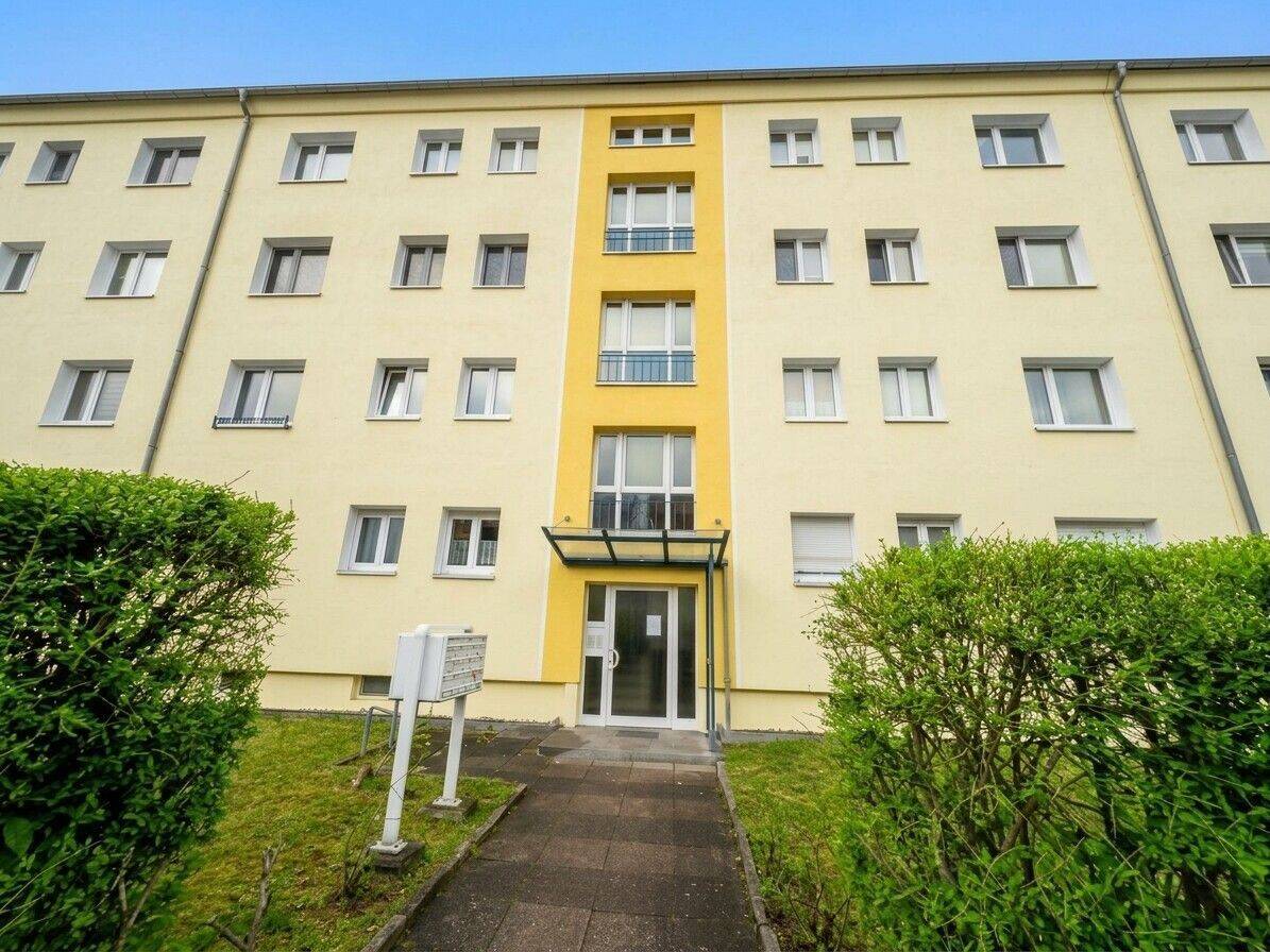 Super geräumige 2-Zimmer-Wohnung mit Einbauküche am großen Garten!, 1277 Dresden