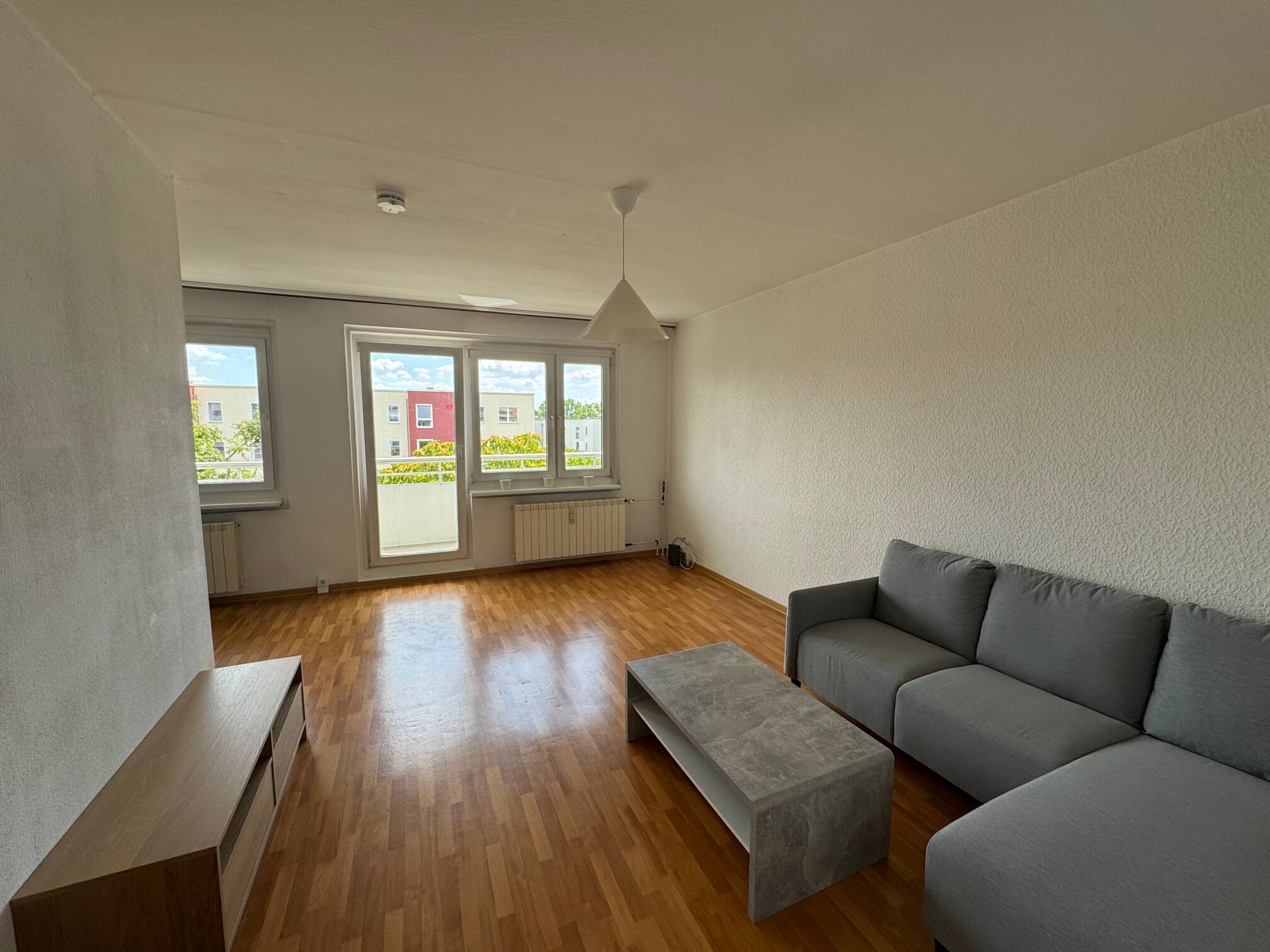 Möblierte 3-Zimmer Dachgeschosswohnung + Balkon, 10315 Berlin (Lichtenberg Hohenschönhausen Friedrichsfelde Kleingartenanlage Bielefeld Kleingartenanlage Mühlenberg)