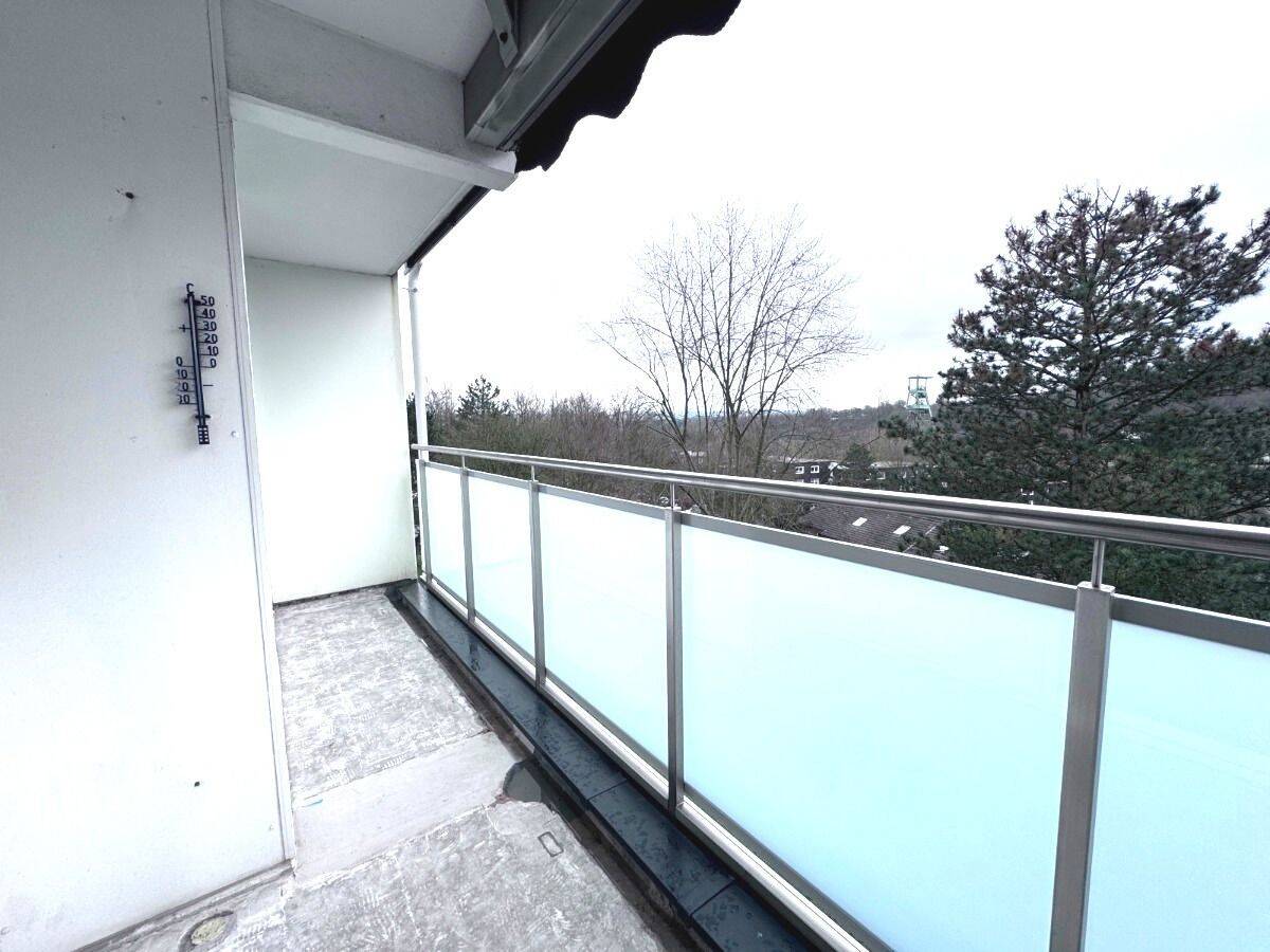 PREISREDUZIERUNG 4,5-Z. ETW 92?m² in Überruhr 2x Balkon wunderbarer Ausblick, Aufzug & Tiefgarage, 45277 Essen (Überruhr-Hinsel Überruhr-Holthausen)