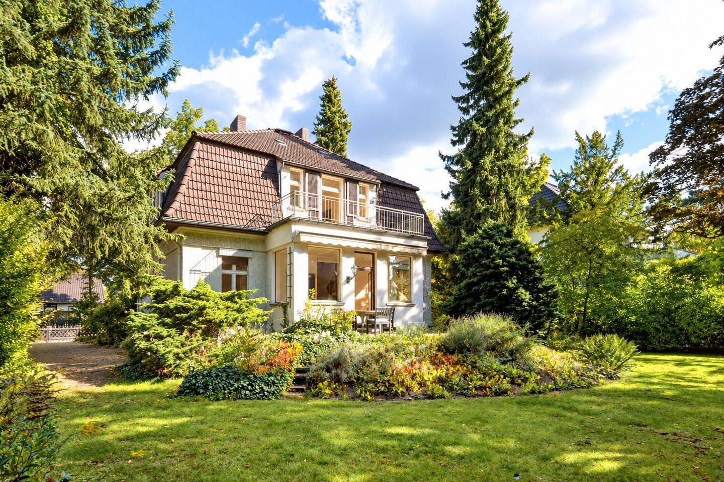 Wunderschöne Altbau-Villa mit großem Garten in ruhiger Top-Wohnlage von Schlachtensee, 14129 Berlin (Steglitz-Zehlendorf Nikolassee Zehlendorf Schlachtensee)