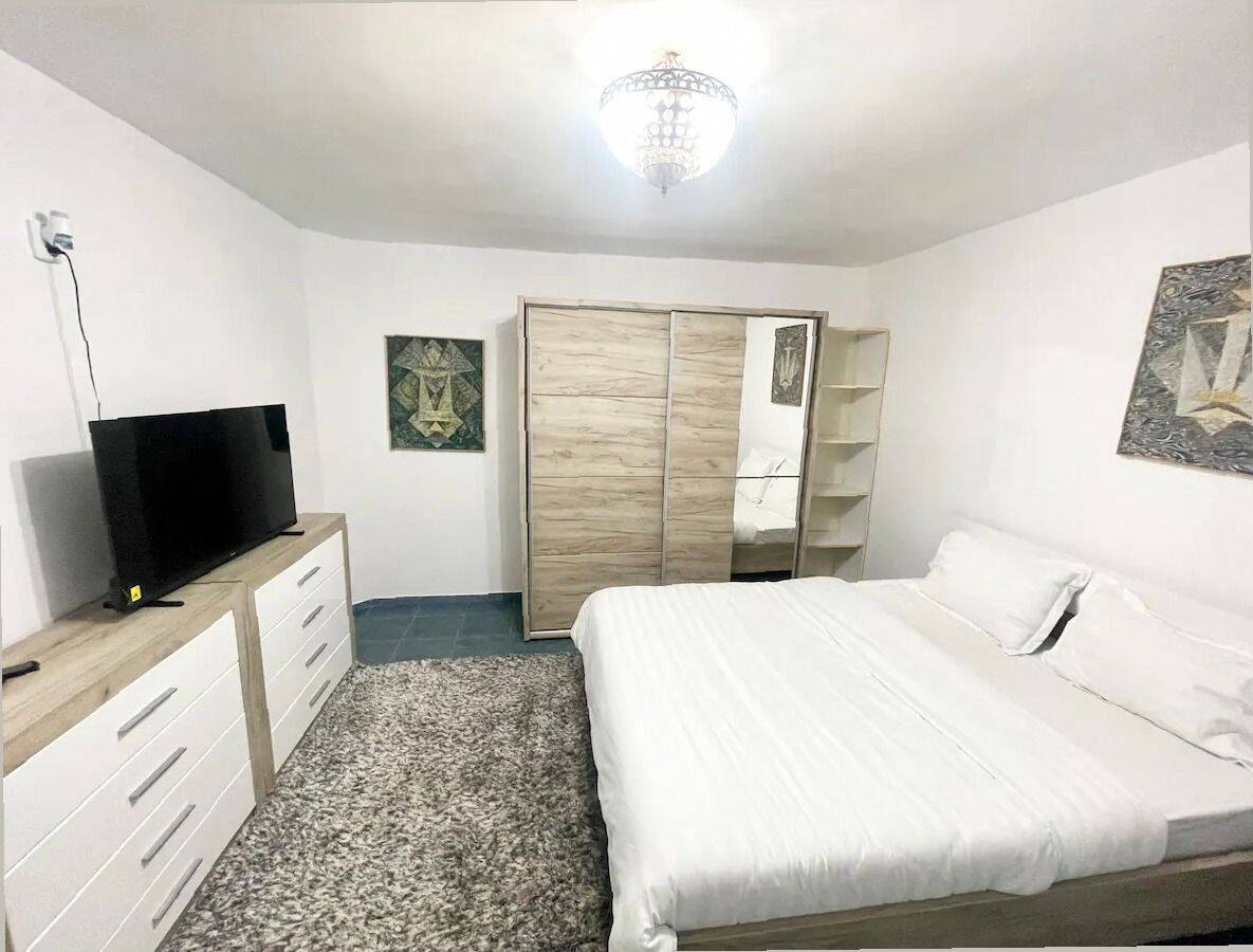 Gepflegtes 1,5-Zimmer-Apartment mit Balkon in Saarbrücken, 66119 Saarbrücken