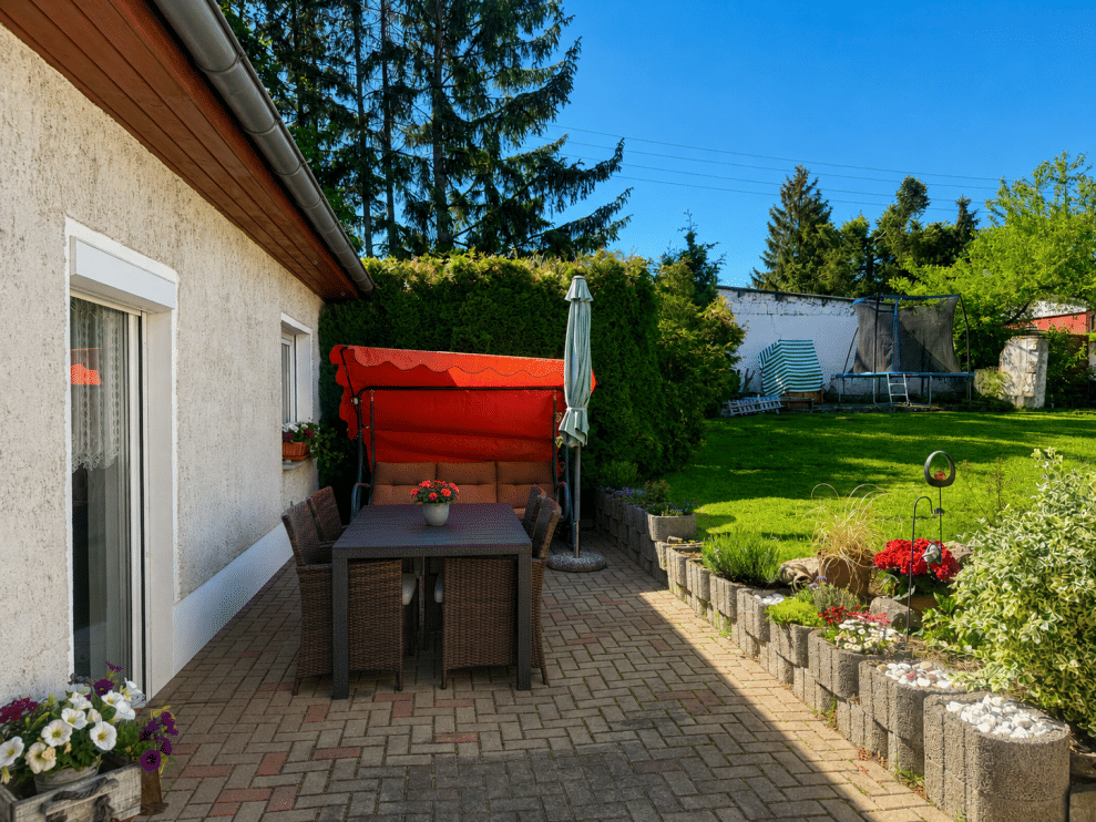 Wohnen zwischen Natur & Ruhe mit kurzen Wegen – auf einer Ebene mit viel Platz für Familie und Hobby, 99510 Apolda