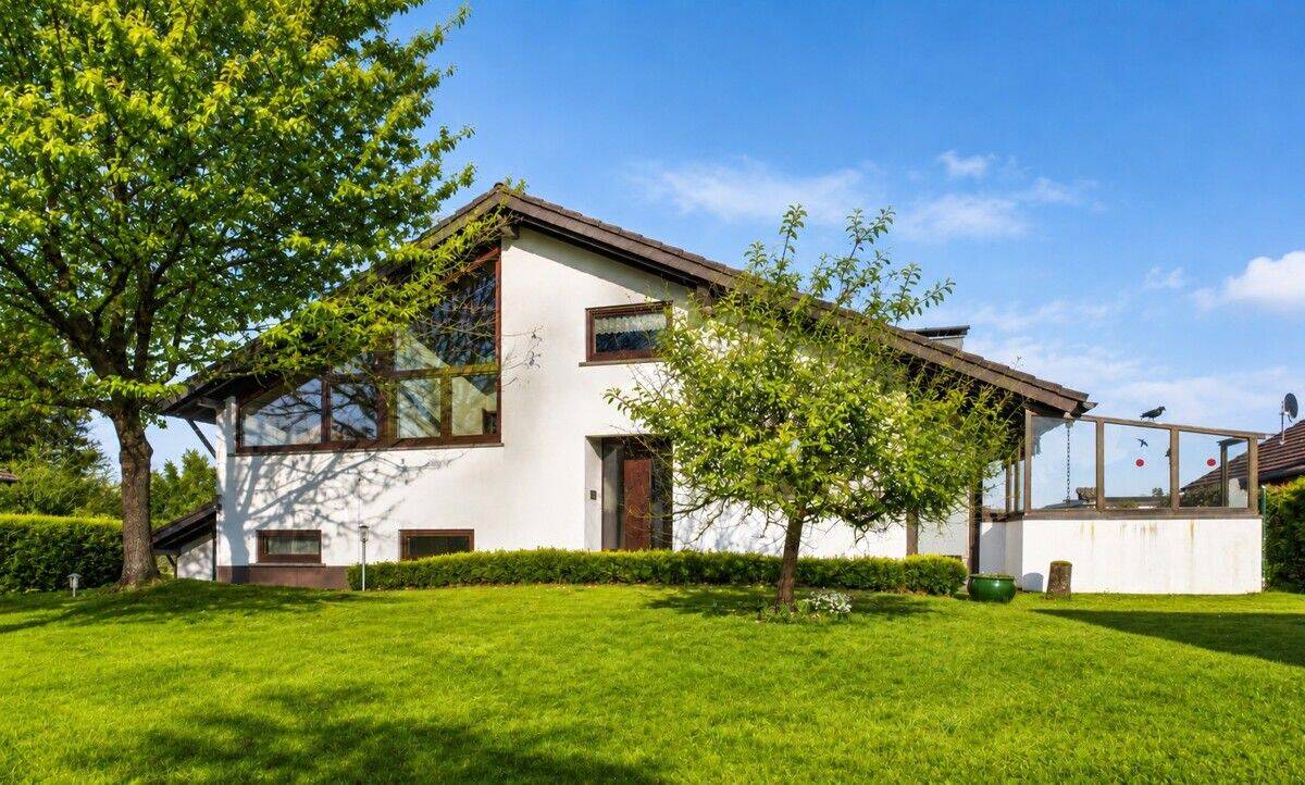 Großzügiges Wohnen mit Einliegerwohnung und weitläufigem Garten in Waldmössingen, 78713 Schramberg