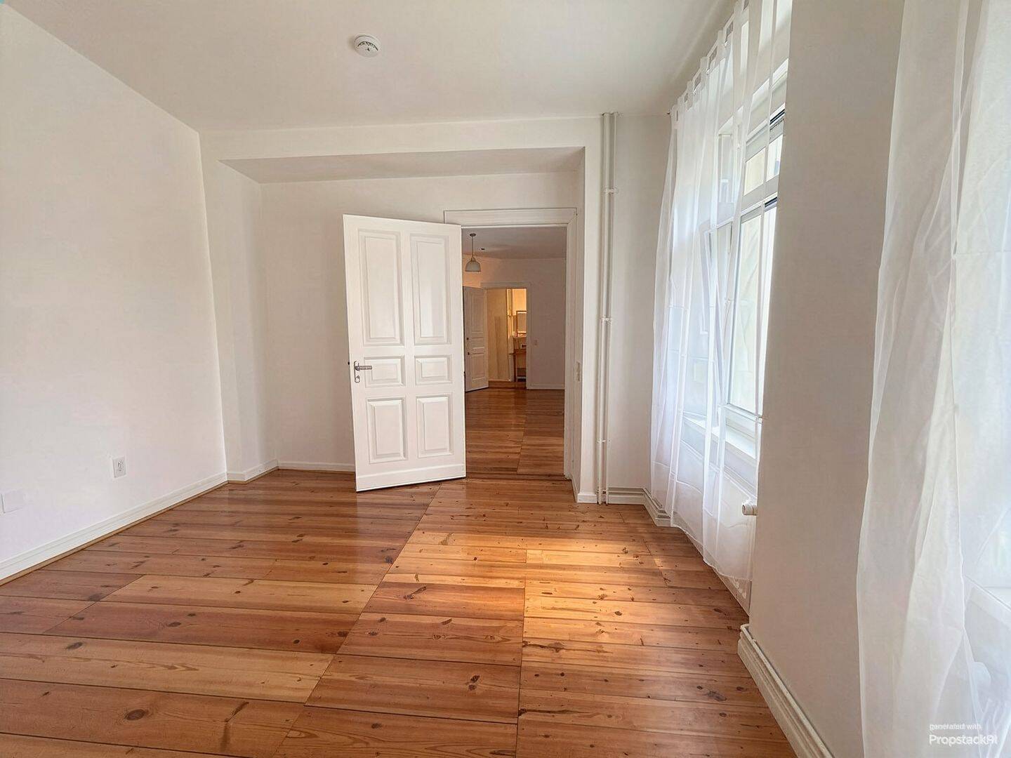 Helmholtzkiez: Schöne 2-Zimmer Altbauwohnung, 10437 Berlin (Pankow Prenzlauer Berg)