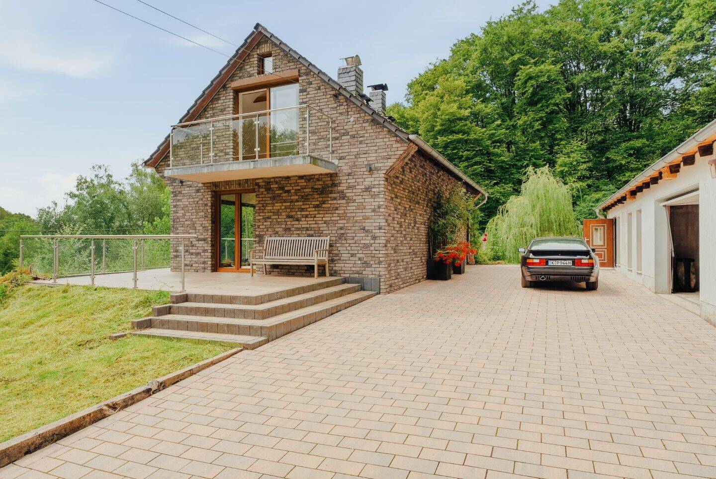Modernisiertes Waldanwesen mit traumhaftem Weitblick in Bergisch Gladbach, 51429 Bergisch Gladbach