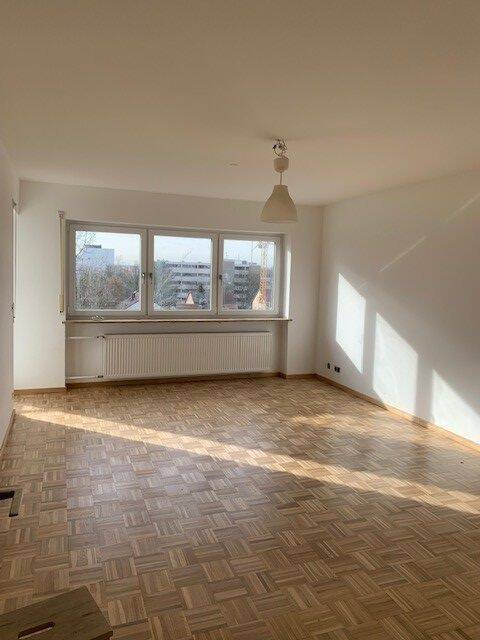 3-Zimmer-Wohnung mit Tiefgaragenstellplatz in Büchenbach, Kulmbacher Str., 91056 Erlangen