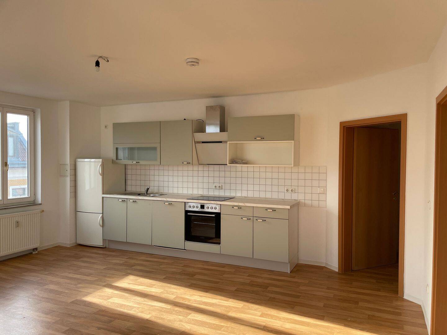 Helle 2-Zimmer-Wohnung inklusive Einbauküche in Leipzig-Möckern, 4159 Leipzig (Lützschena-Stahmeln Möckern Wahren)