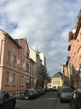Charmante 3,5-Zimmer-Altbauwohnung in zentraler Lage von Frankfurt-Höchst, 65929 Frankfurt am Main (Höchst Schwanheim Unterliederbach)
