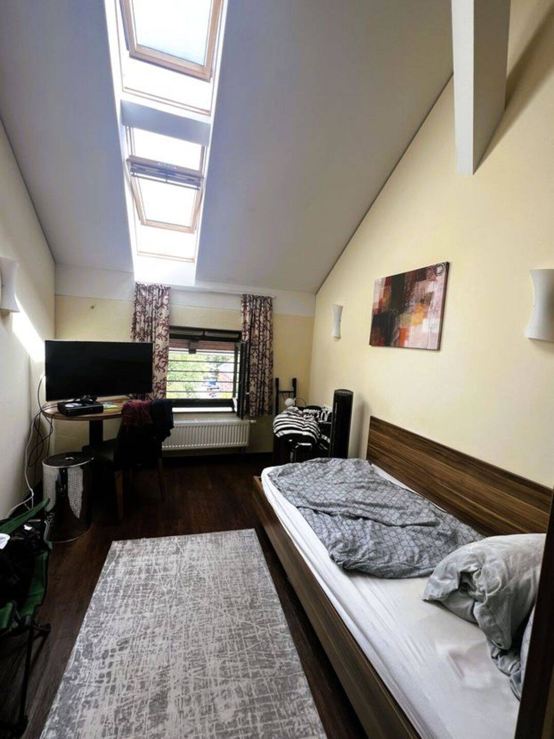 Tolle Dachgeschoss 1-Zimmer-Wohnung, inkl. TG-Stellplatz, 96047 Bamberg (Bamberg Gaustadt)