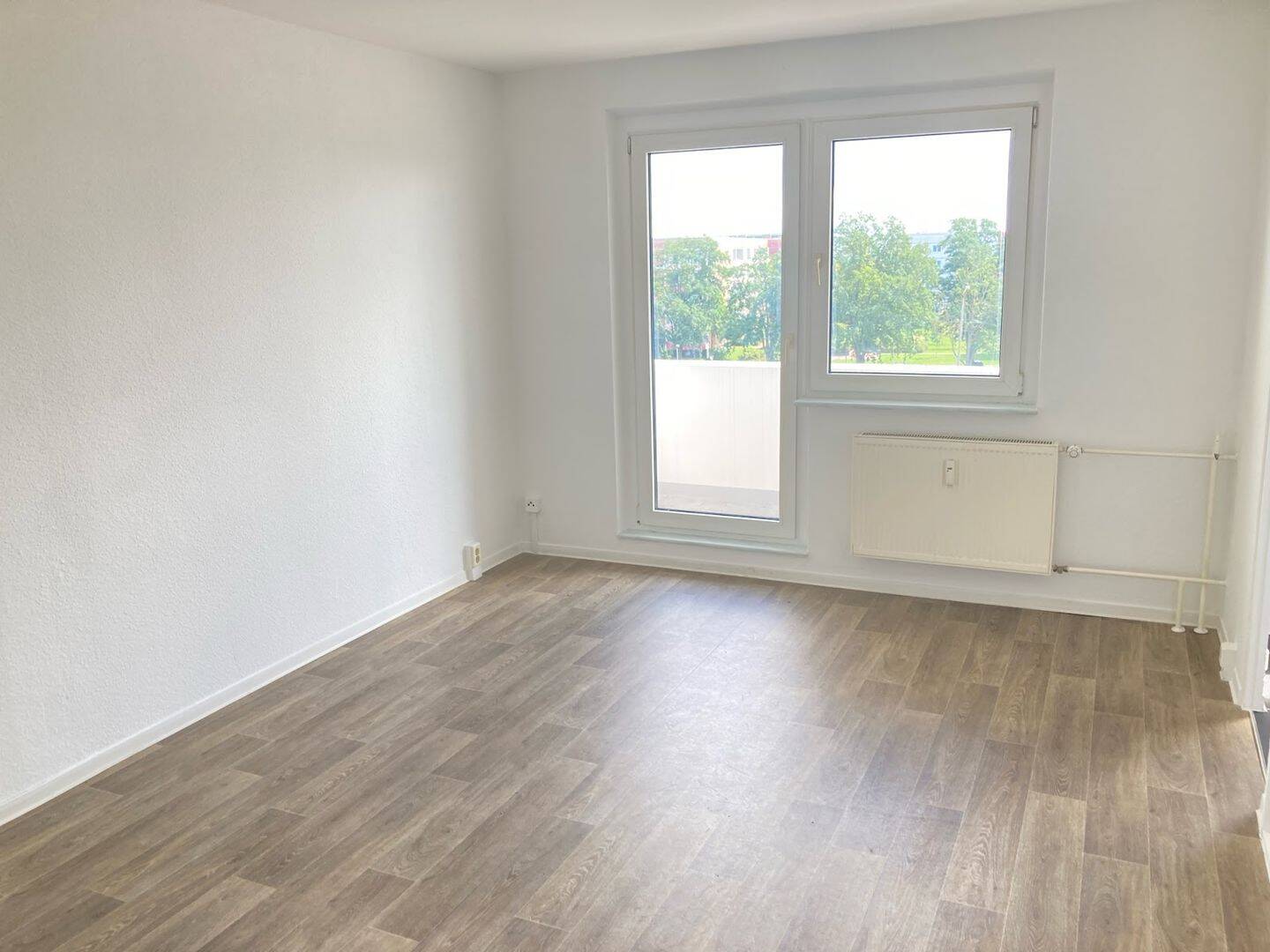 Ein Zimmer in Neu-Olvenstedt, 39130 Magdeburg (Alt Olvenstedt Großer Silberberg Neu Olvenstedt)