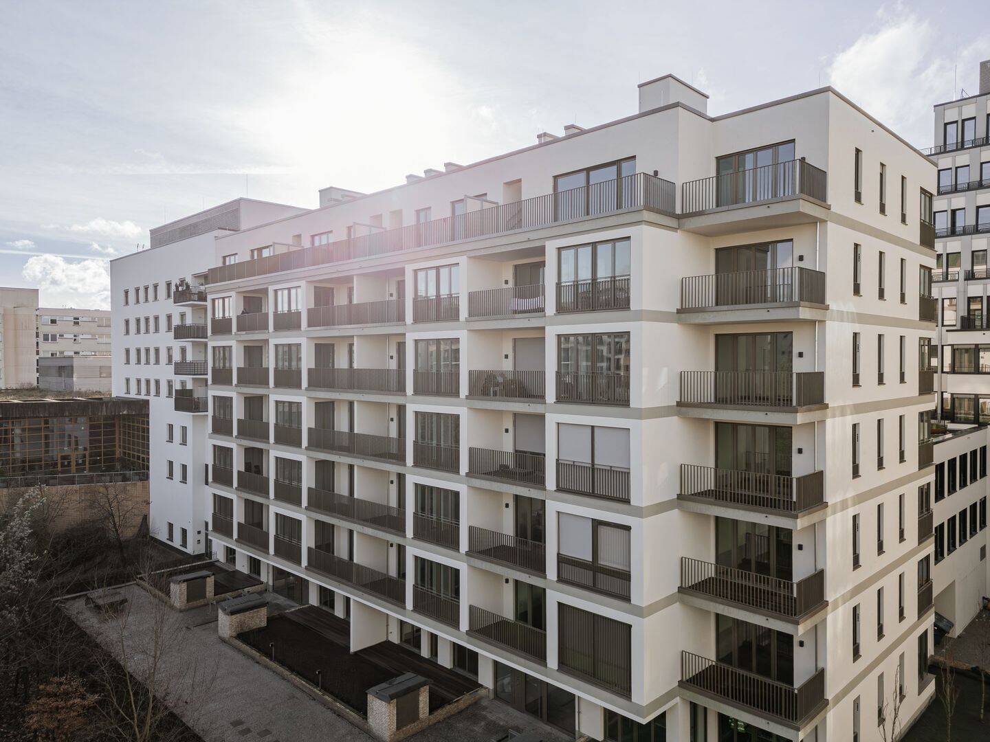 Großzügige 4-Zi. Whg. mit Balkon, hochwertiger EBK, Ankleide & Gäste-WC mit Dusche, 10779 Berlin (Tempelhof-Schöneberg Schöneberg Wilmersdorf)