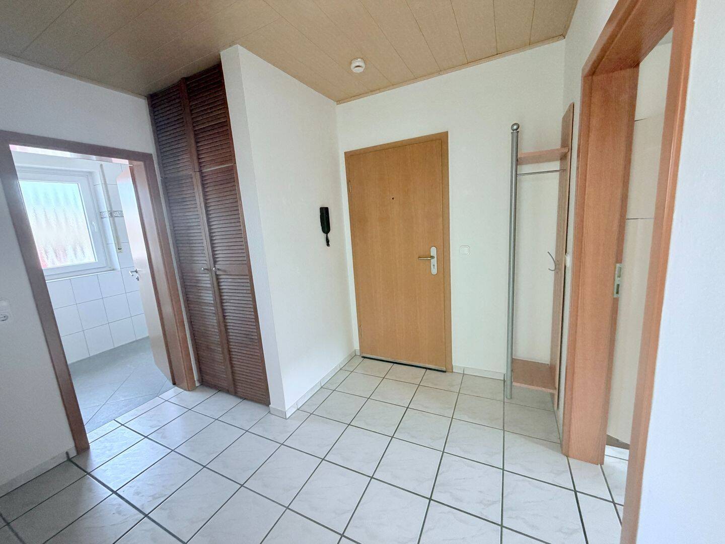 Wohlfühlen in Wülfrath: Charmante 2-Zimmer Wohnung mit Balkon, 42489 Wülfrath