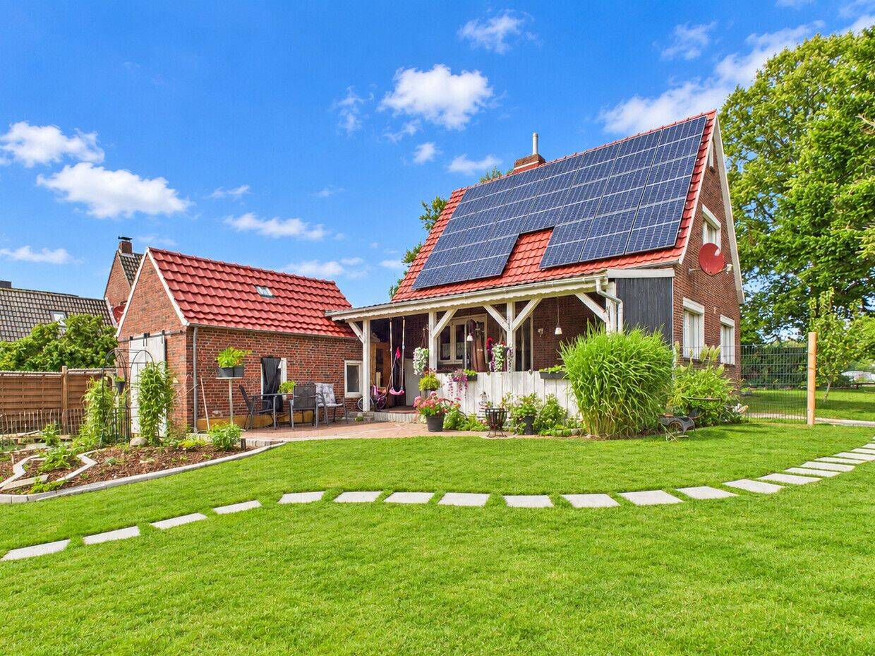 Wärmepumpe & PV inklusive – charmantes Zuhause am Feldrand von Osteel, 26529 Osteel
