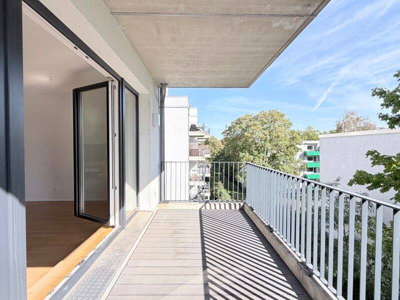 Modernes Wohnen mit Blick in Grüne: 2-Zimmer-Wohnung mit EBK, Abstellraum und Balkon, 60596 Frankfurt am Main (Sachsenhausen)