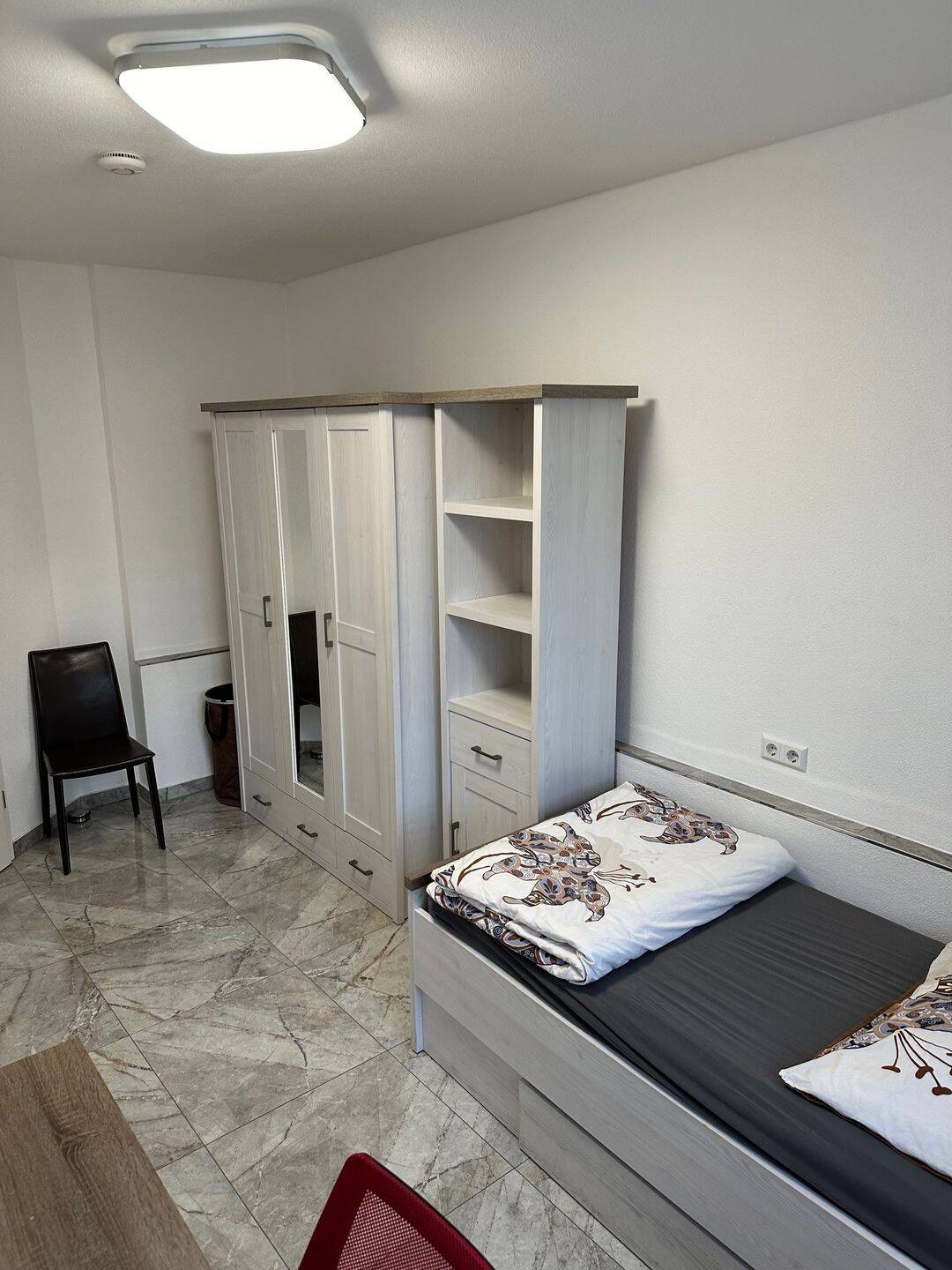 Zimmer in Damen Damenwohngemeinschafr, 88046 Friedrichshafen