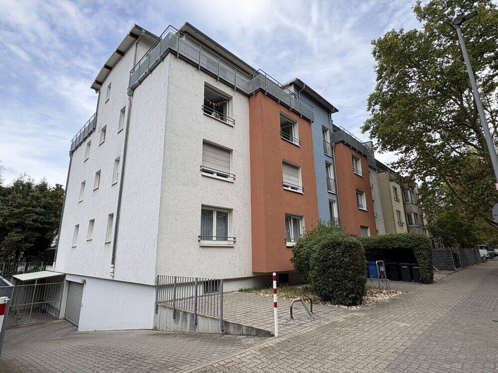 Schöne 3-ZKB-Wohnung mit großem Balkon und Doppelparker-Stellplatz in Ludwigshafen-Süd, 67061 Ludwigshafen am Rhein (Mitte Süd)