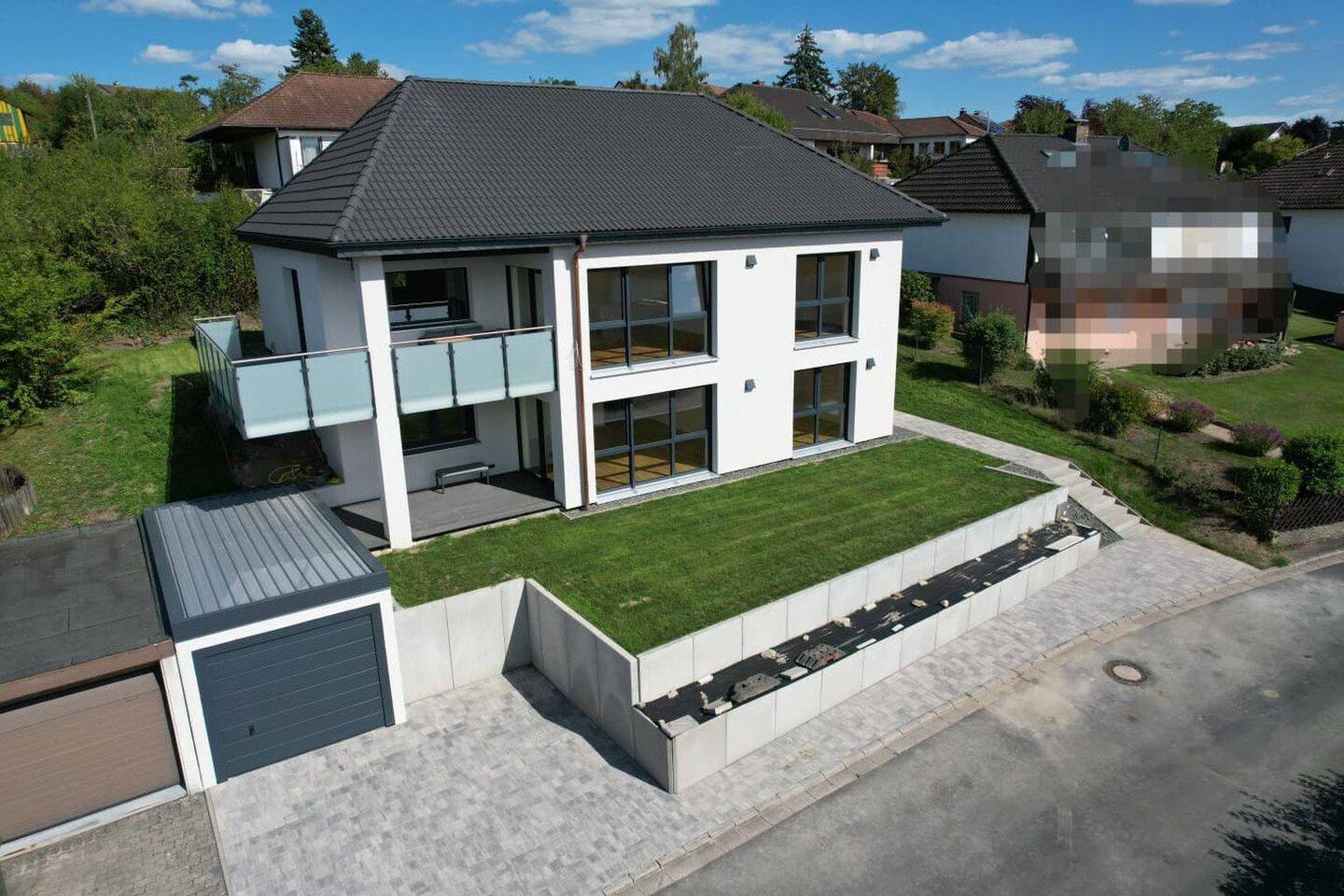 Hochwertiges Massivbau Einfamilienhaus / Zweiparteienhaus mit Weitblick, 95502 Himmelkron