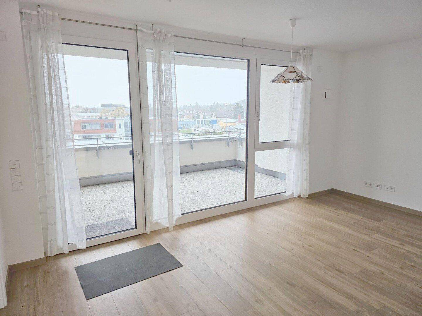 2 Zi – Seniorenwohnung, barrierefrei mit EBK und sehr großem Balkon in Tamm, 71732 Tamm