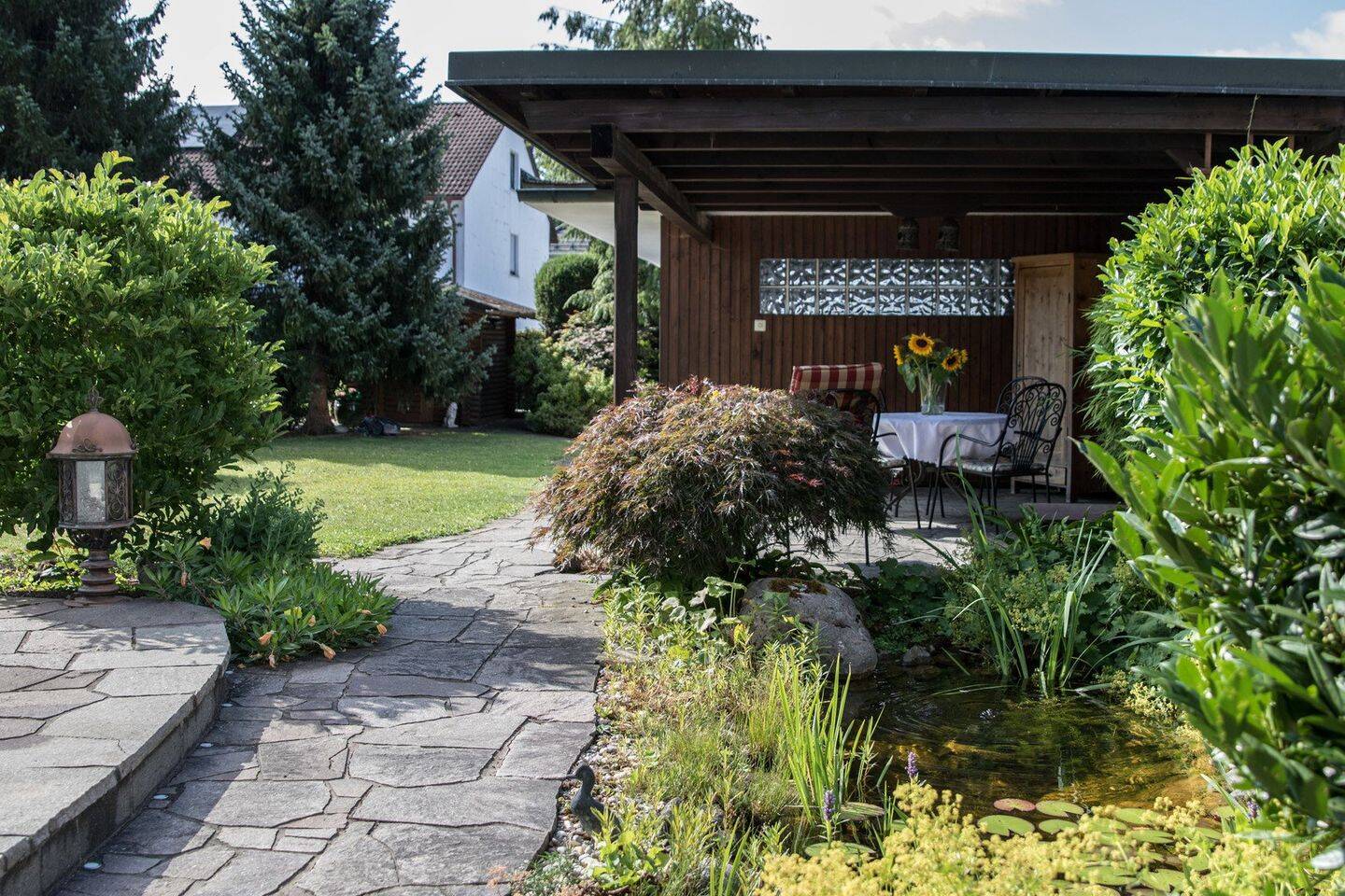 Holz und Naturstein – Ein Zuhause mit Charakter, 85649 Brunnthal