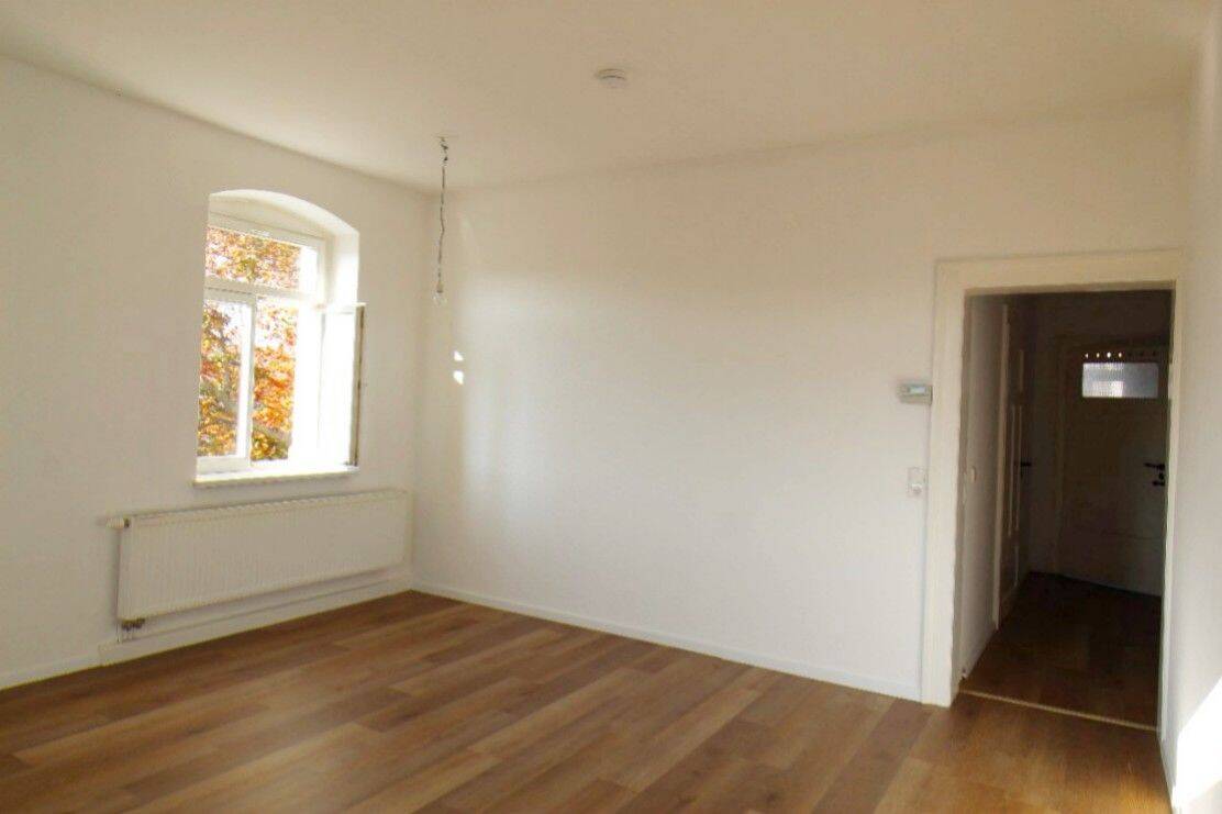 Schicke Dachgeschosswohnung mit Blick über die Stadt, 9322 Penig