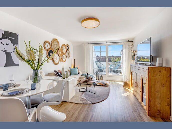 Möbliert: Sonnige 2-Zimmer Dachgeschosswohnung mit schönem Ausblick, 85716 Unterschleißheim