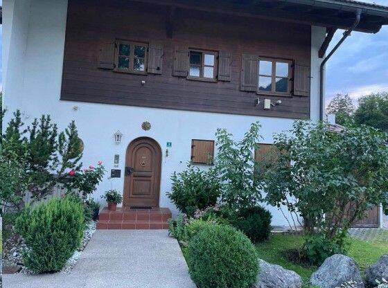 Doppelhaushälfte mit Garten in Grainau, 82491 Grainau