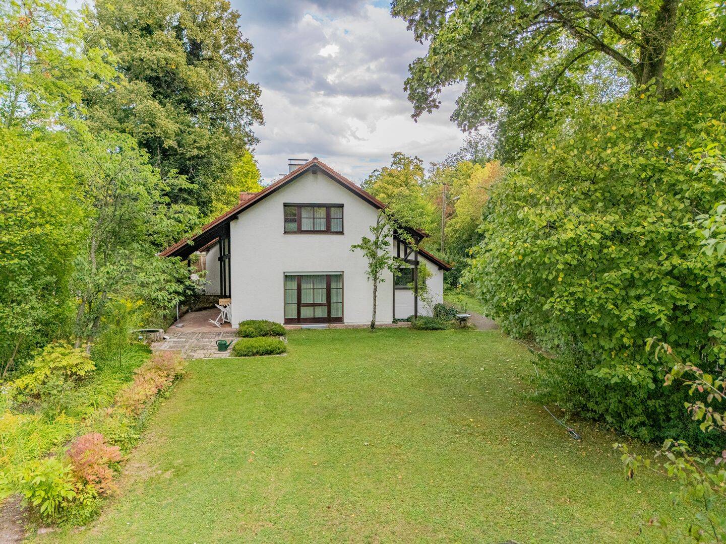EFH mit ELW und 900 m² Grundstück / Kauf gegen Gebot, 82131 Gauting