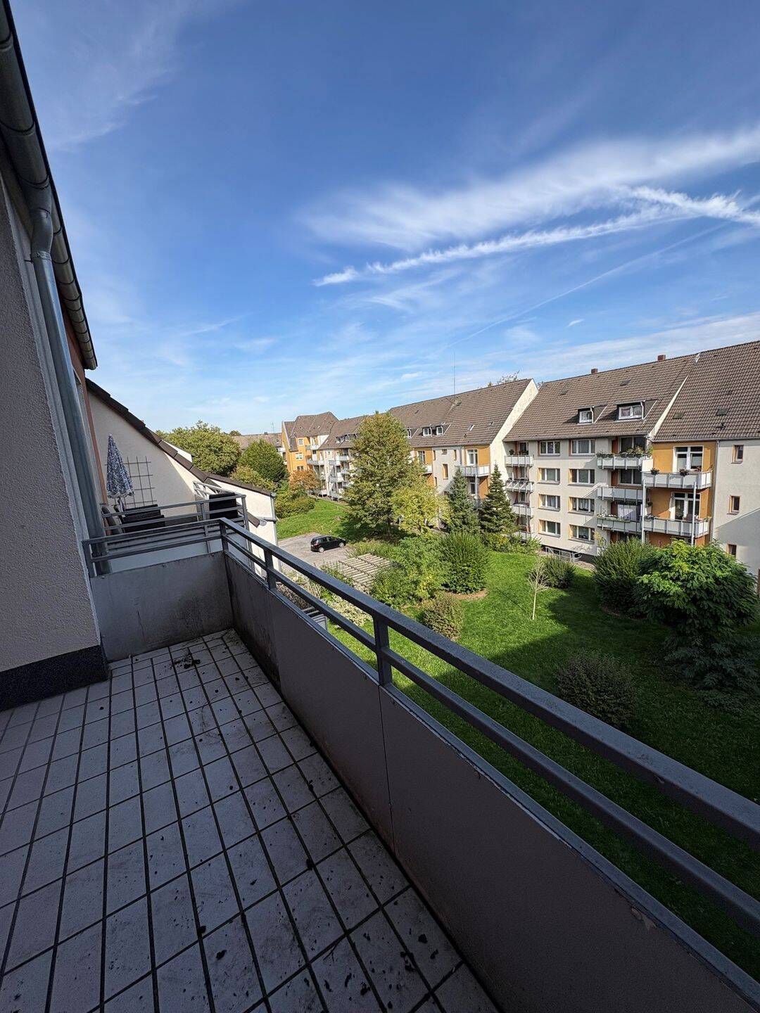 schöne 3,5 Zi. Dachgeschoßwohnung mit Balkon, 45144 Essen (Frohnhausen)