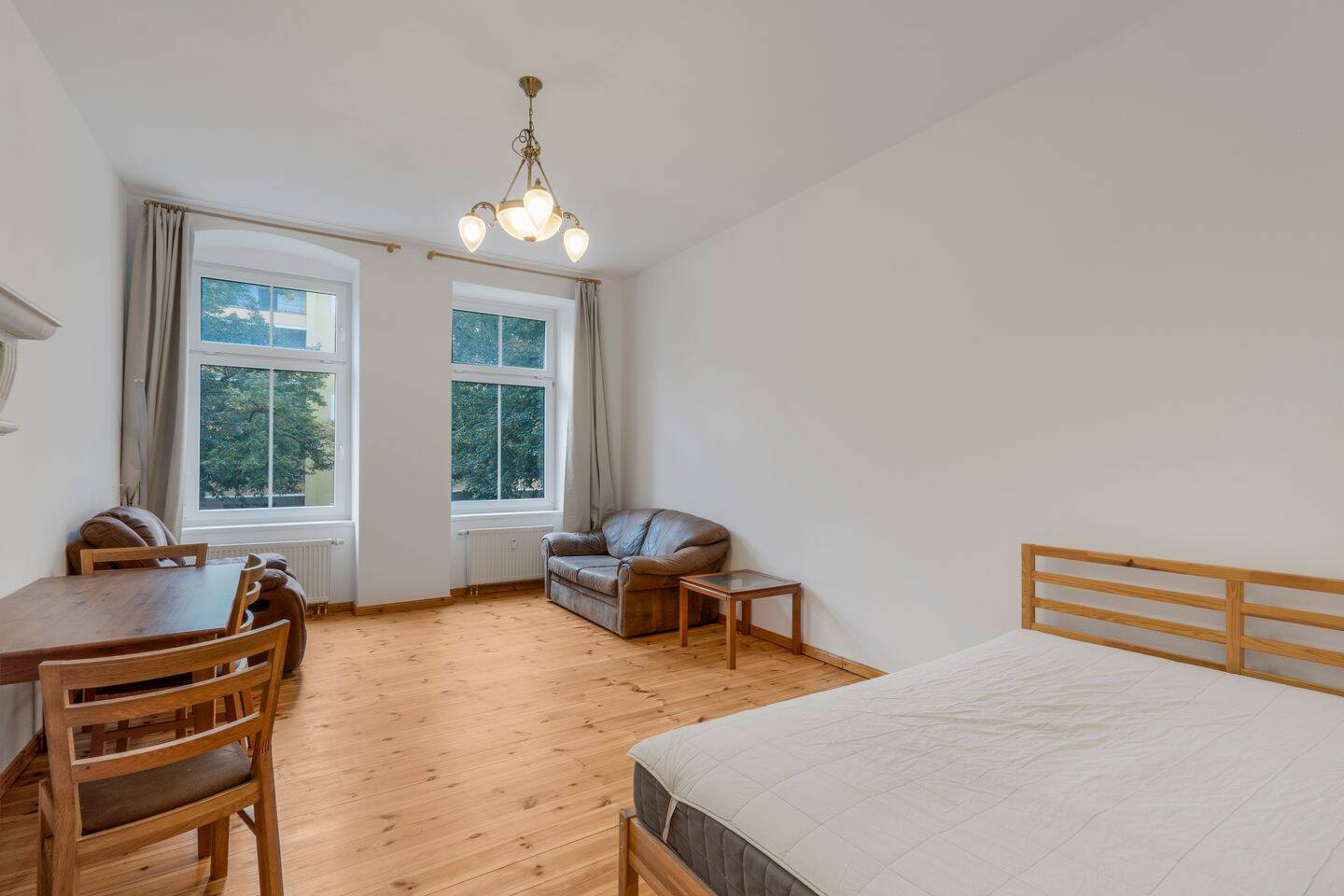 Altbaucharme trifft Moderne – sanierte 2-Zimmer-Wohnung mit Südbalkon, 10999 Berlin (Friedrichshain-Kreuzberg Kreuzberg)