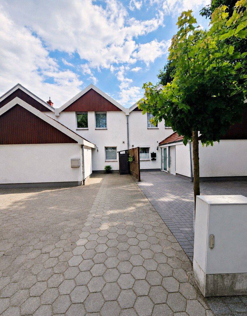 Von Privat: Liebevoll gepflegtes Mittelreihenhaus mit Garten und 2 Stellplätzen, 22926 Ahrensburg