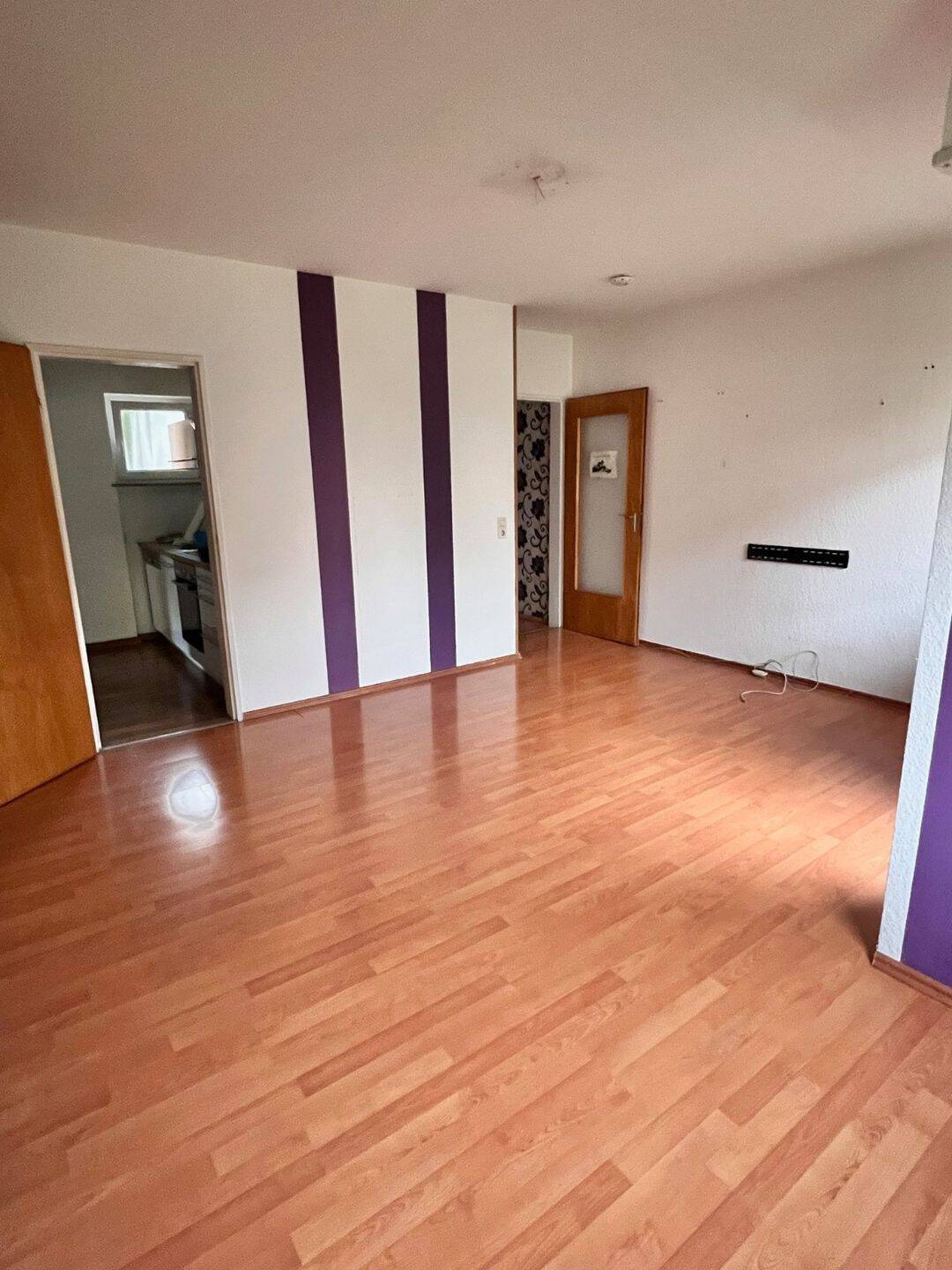 „Helle und gut geschnittene 3.Zi.-Wohnung“, 74343 Sachsenheim