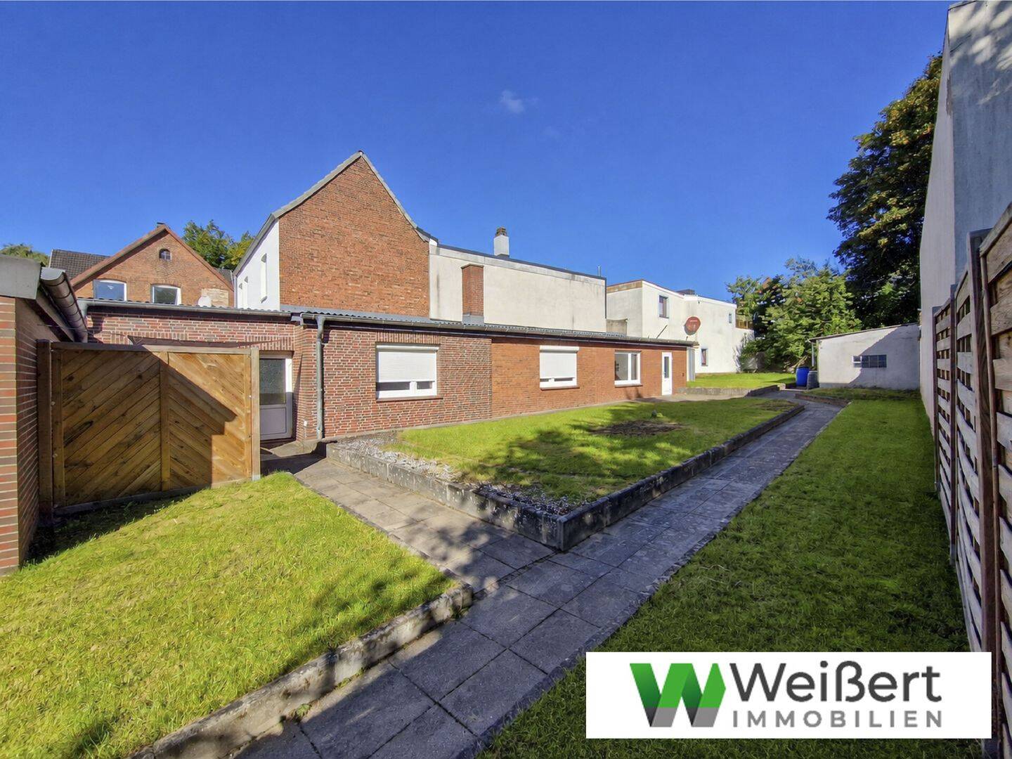 Ebenerdig wohnen in zentraler Itzehoer Lage – Bungalow mit Potenzial auf ca. 460 m² Grundstück, 25524 Itzehoe