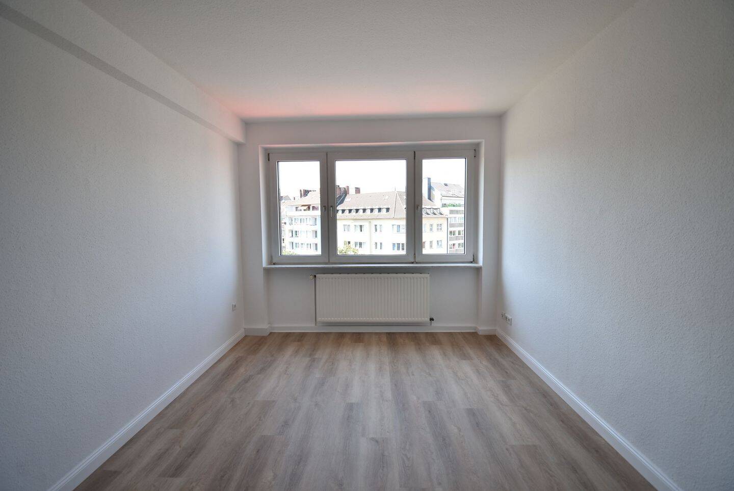 Urbane Lage! Zentrale 2-Zi-Whg mit Balkon, 40210 Düsseldorf (Friedrichstadt Stadtmitte)