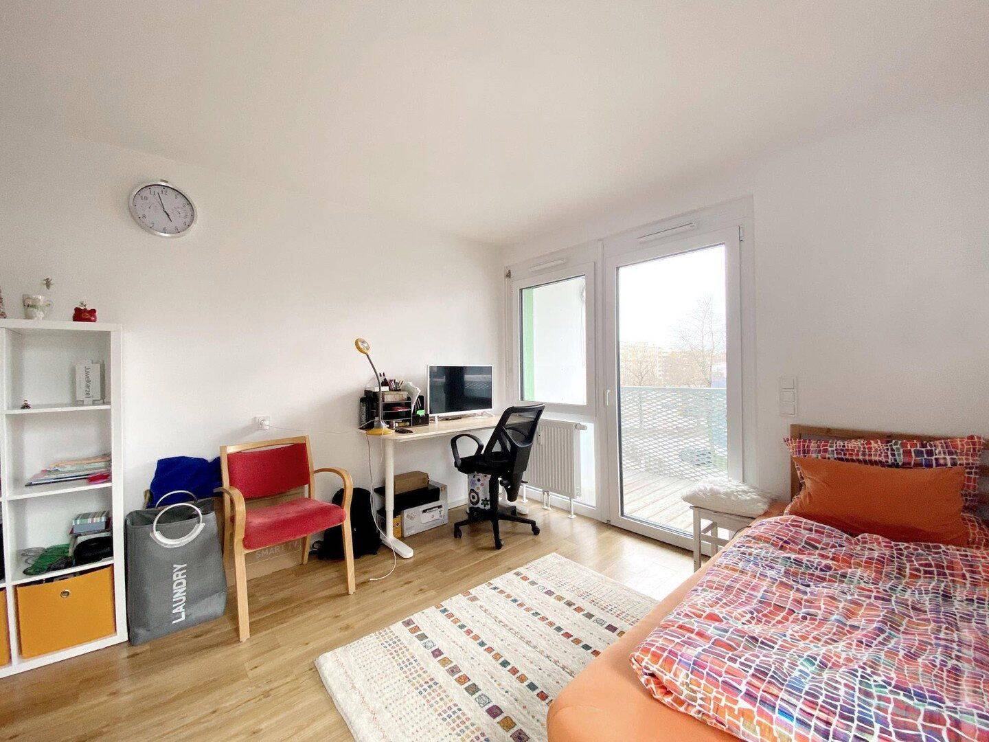 Helle 1-Zimmer Wohnung mit großzügiger Dachterrasse + Tiefgarage, 81735 München (Berg am Laim Ramersdorf-Perlach Trudering-Riem)