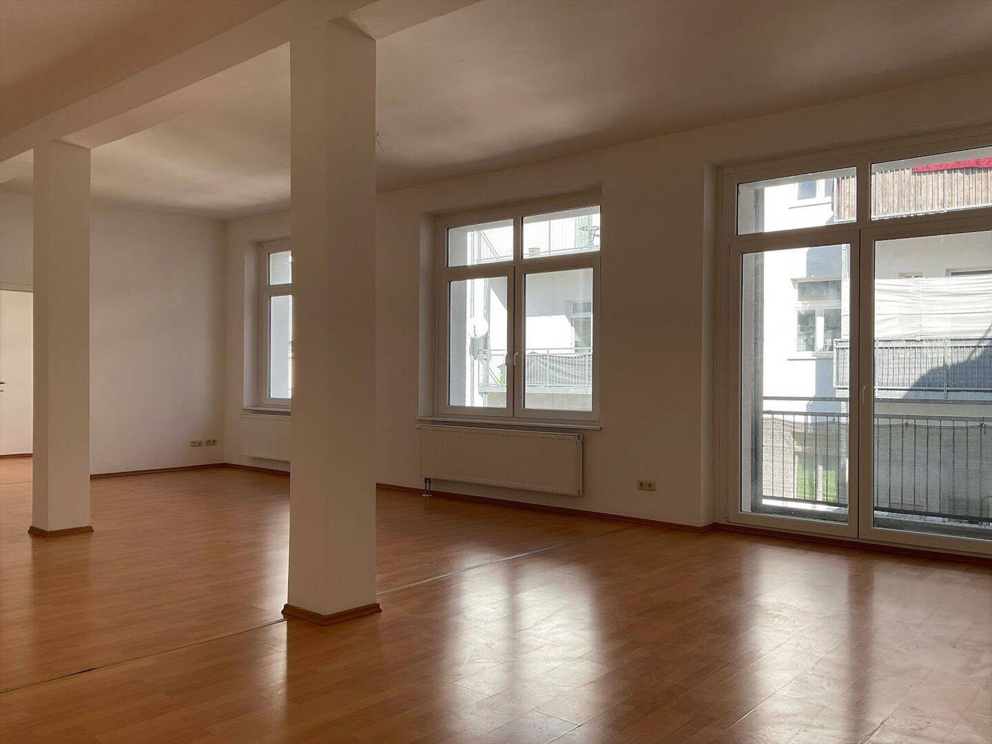 Lichtdurchflutet mit Balkon im Hinterhaus., 99094 Erfurt