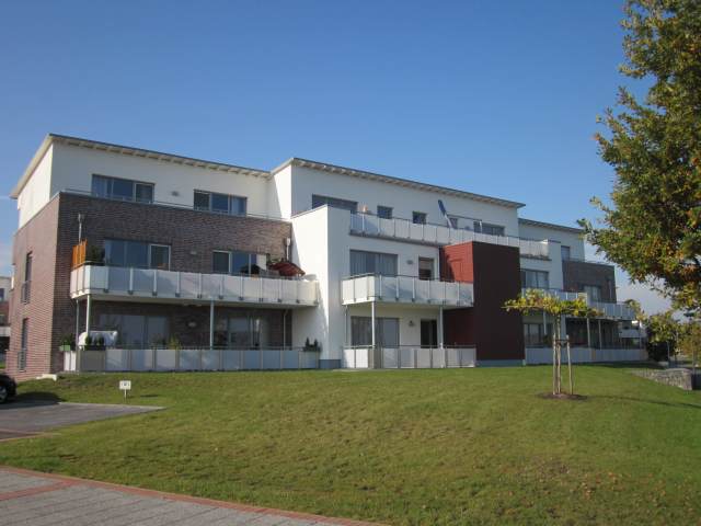 Großzügige 3-Raum Wohnung mit direktem Blick auf die Goitzsche!, 6749 Bitterfeld-Wolfen