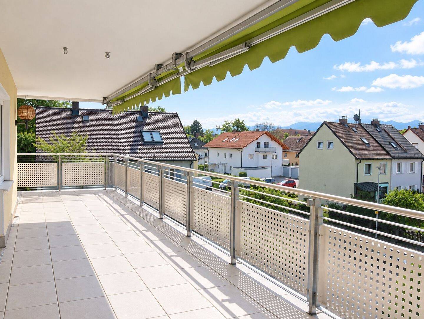 Penthouse 115 m² mit Bergblick, zwei Terrassen und ruhiger Lage, 83022 Rosenheim (Happing Innenstadt Ost Süd West)