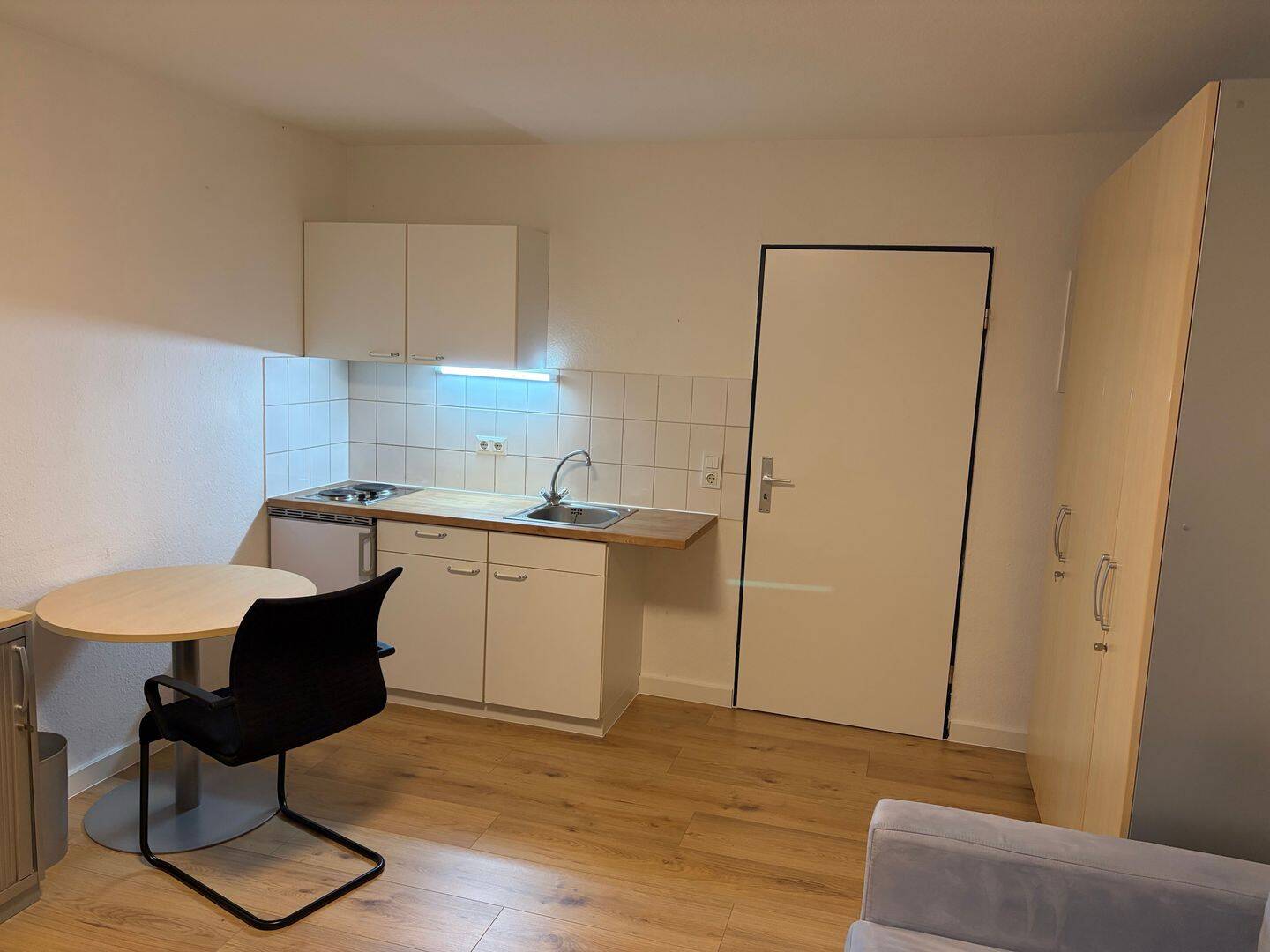 Schönes möbliertes 1 Zimmer Appartement zu vermieten, 30453 Hannover